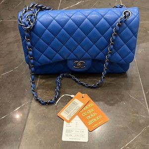 Chanel classic flap handbag jumbo size. Timeless Clasique.